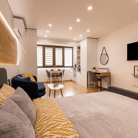 Luxury Studio Living High-End Amenities And Great Location By Flat Mаnager Sofia Eksteriør bilde