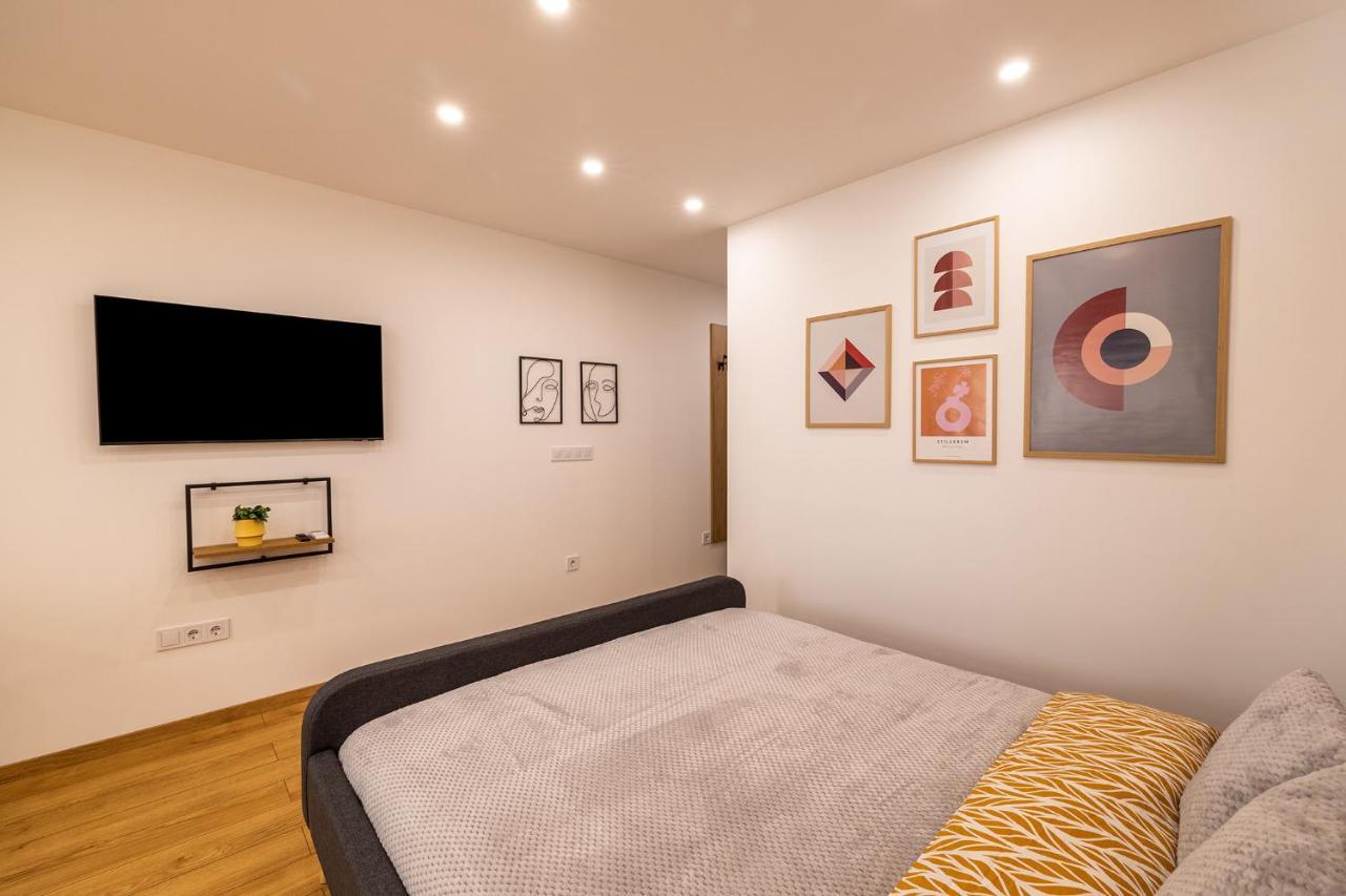 Luxury Studio Living High-End Amenities And Great Location By Flat Mаnager Sofia Eksteriør bilde