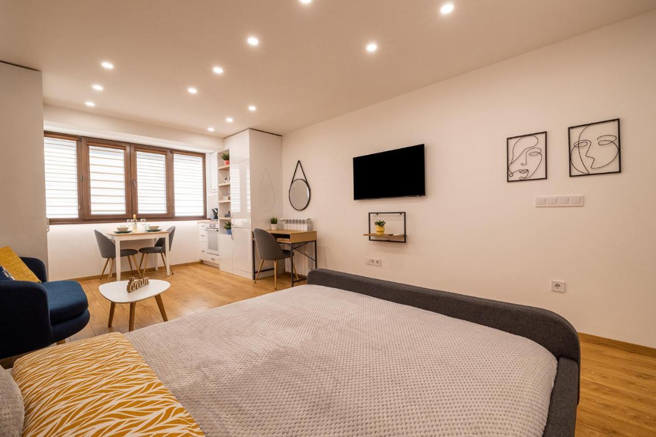 Luxury Studio Living High-End Amenities And Great Location By Flat Mаnager Sofia Eksteriør bilde